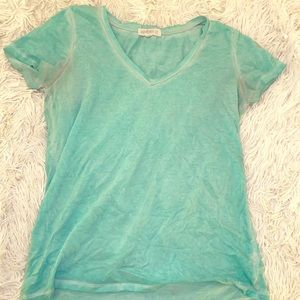 teal tee shirt